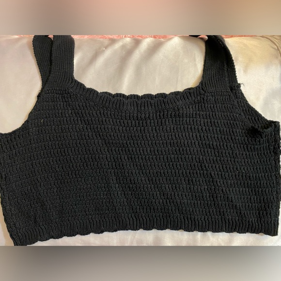 Crop Tops - Picture 2 of 11